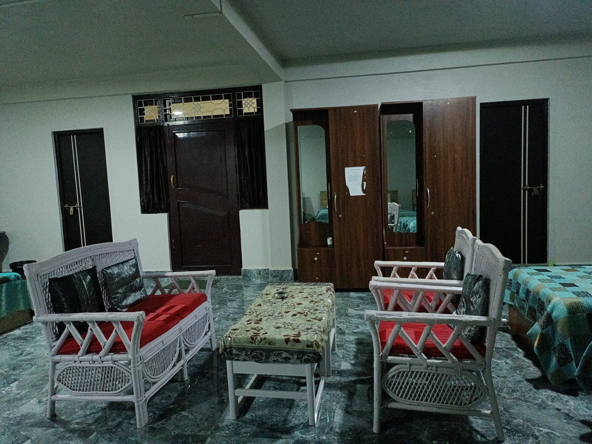 Big Family Room - Image 3